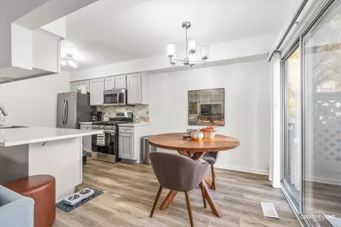 Dining - 170 Half Moon Cir, Aurora, IL 60504 photo 1 of 1