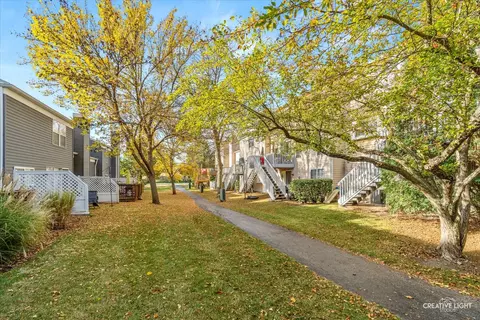 Exterior - 170 Half Moon Cir, Aurora, IL 60504 photo 6 of 6