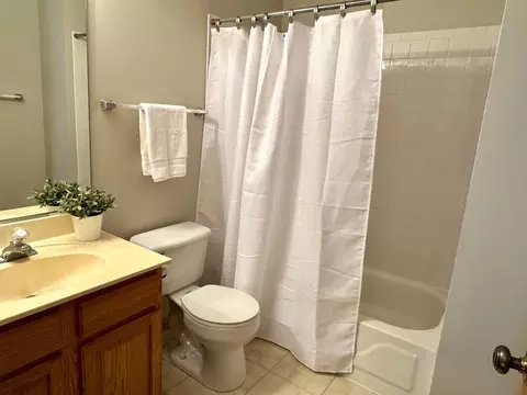 Bath - Undisclosed, Plainfield, IL 60544 photo 3 of 3