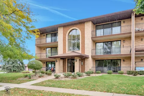 16019 Eagle Ridge Dr #2N, Tinley Park, IL 60477