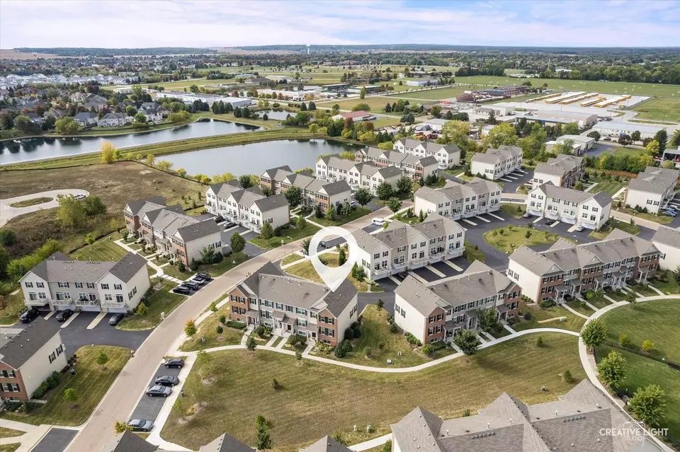 View/Area - 506 Creek Dr, Oswego, IL 60543 photo 3 of 8