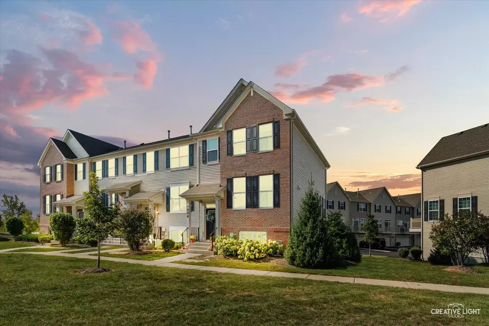 Exterior - 506 Creek Dr, Oswego, IL 60543 photo 1 of 3