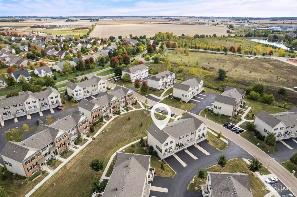 View/Area - 506 Creek Dr, Oswego, IL 60543 photo 5 of 8