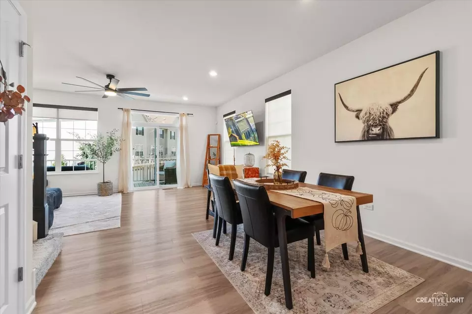 Dining - 506 Creek Dr, Oswego, IL 60543 photo 2 of 2