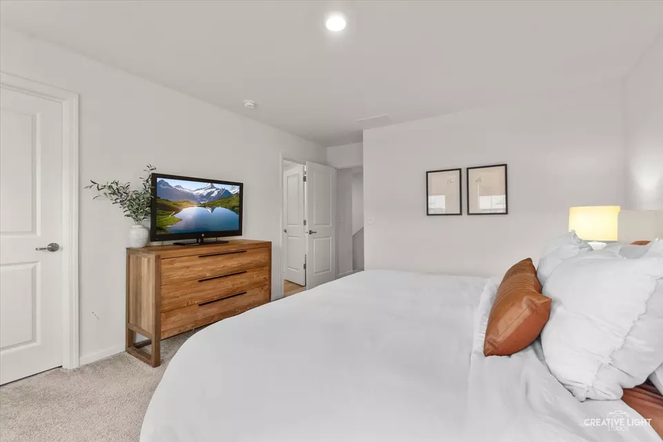 Bedroom - 506 Creek Dr, Oswego, IL 60543 photo 2 of 3