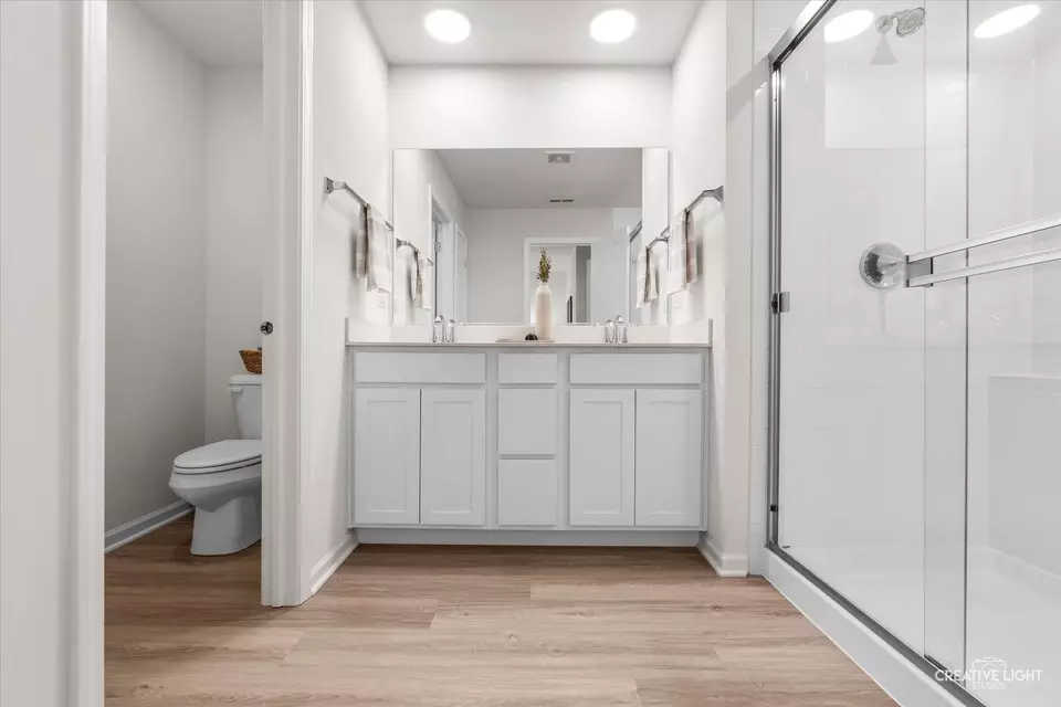 Bath - 506 Creek Dr, Oswego, IL 60543 photo 1 of 2