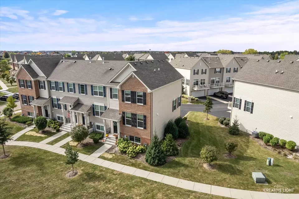 View/Area - 506 Creek Dr, Oswego, IL 60543 photo 2 of 8