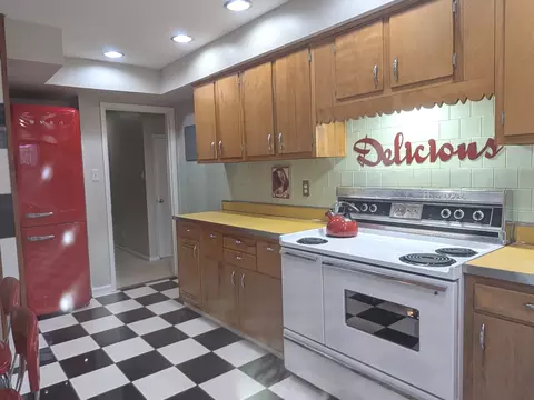 1111 W John St, Champaign, IL 61821 photo 13