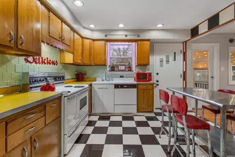 1111 W John St, Champaign, IL 61821 photo 14