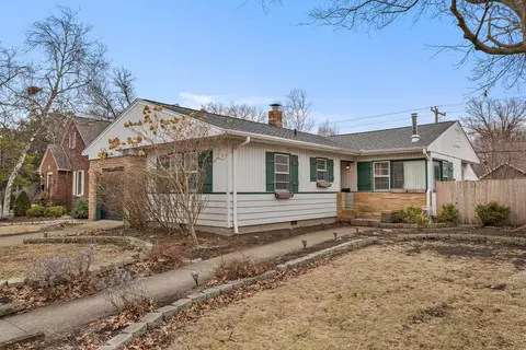 1111 W John St, Champaign, IL 61821 photo 3