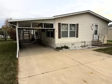 2150 Ivy Ln, Belvidere, IL 61008