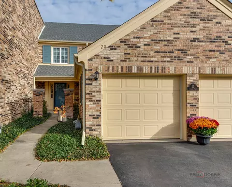 20 The Court Of Island Pt, Northbrook, IL 60062