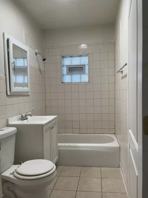 Bath - 296 E 149th St, Harvey, IL 60426 photo 1 of 1