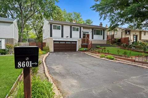 8601 S Kean Ave, Hickory Hills, IL 60457