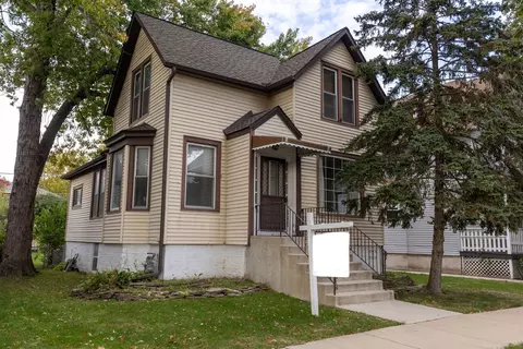 3212 Clinton Ave, Berwyn, IL 60402