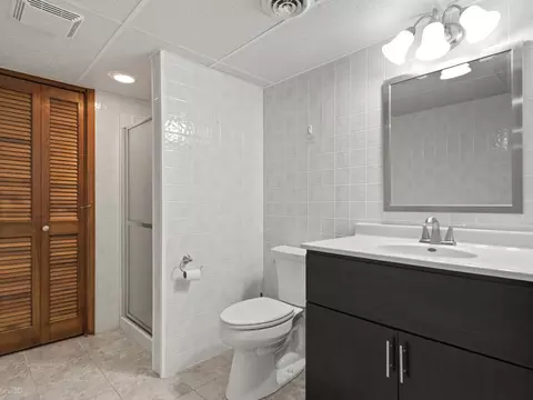 Bath - 19714 Greenview Ave, Mokena, IL 60448 photo 5 of 5