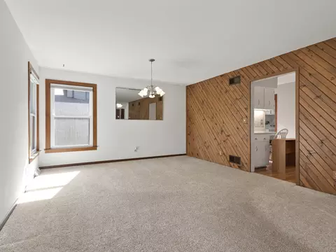 Living - 19714 Greenview Ave, Mokena, IL 60448 photo 4 of 4