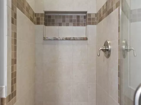 Bath - 19714 Greenview Ave, Mokena, IL 60448 photo 3 of 5