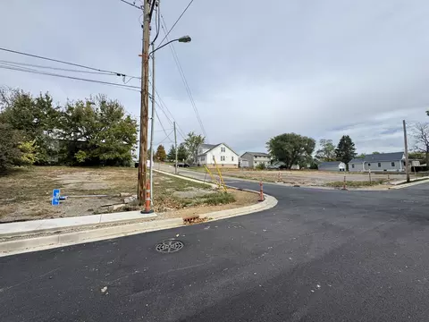 999 6th St, Peru, IL 61354 photo 5