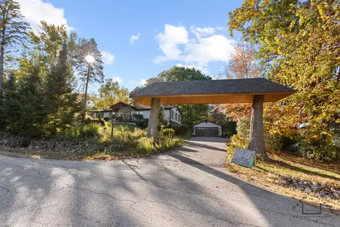400 Crestview Rd, Fox River Grove, IL 60021