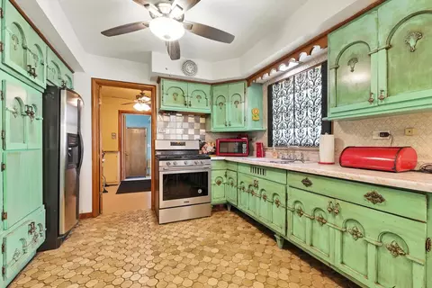 Kitchen - 16632 Emerald Ave, Harvey, IL 60426 photo 1 of 3