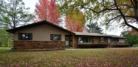 8108 Howe Rd, Wonder Lake, IL 60097