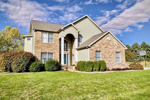 13622 Whitetail Dr, Bloomington, IL 61705
