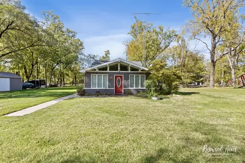 1416 N Riverside Dr, Momence, IL 60954
