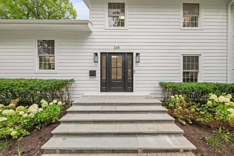 Exterior - 265 Randolph St, Glencoe, IL 60022 photo 3 of 5