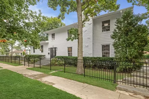 Exterior - 265 Randolph St, Glencoe, IL 60022 photo 2 of 5