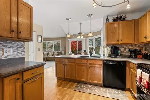 Kitchen - 1818 Lobelia Ln, Plainfield, IL 60586 photo 2 of 2