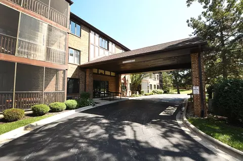 7800 W Foresthill Ln #104, Palos Heights, IL 60463