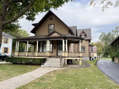 624 South St, Elgin, IL 60123