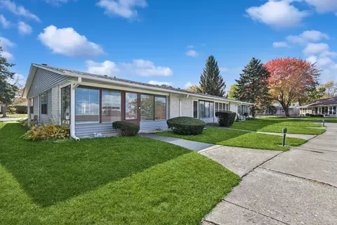 7411 Leisure Village Ave #7411, Fox Lake, IL 60020