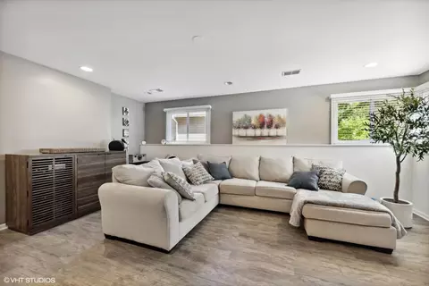 Undisclosed, Naperville, IL 60540 photo 26