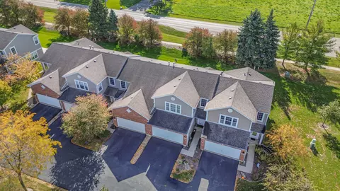 16043 Tiger Dr, Lockport, IL 60441