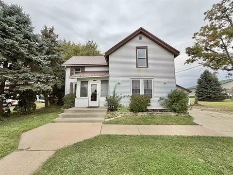 104 N Elm St, Davis Junction, IL 61020