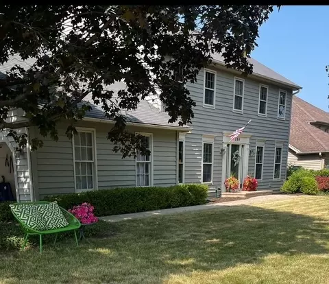 1099 W Jefferson Ave, Naperville, IL 60540