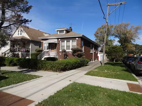 6934 W Oakdale Ave, Chicago, IL 60634