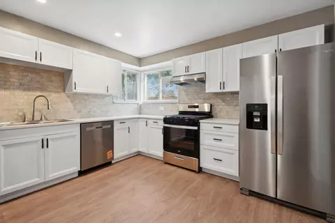 Kitchen - 9556 S Bennett Ave, Chicago, IL 60617 photo 1 of 1