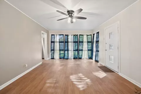 Living - 9556 S Bennett Ave, Chicago, IL 60617 photo 2 of 3