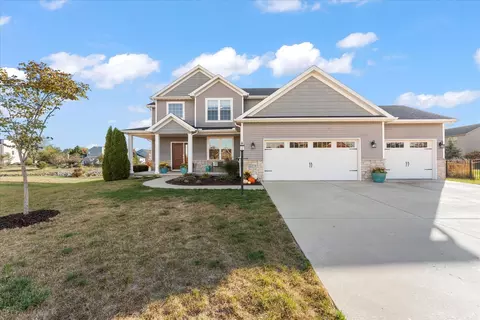 1804 Horizon Ct, Mahomet, IL 61853