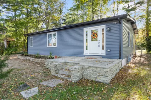 275 Indian Trl, Lake In The Hills, IL 60156