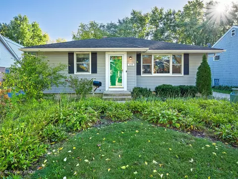 125 S Chase Ave, Lombard, IL 60148