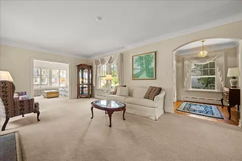 27 Logan Ter, Golf, IL 60029 photo 5