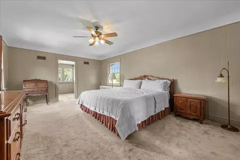 27 Logan Ter, Golf, IL 60029 photo 14