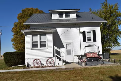 9898 E 1200 North Rd, Chenoa, IL 61726