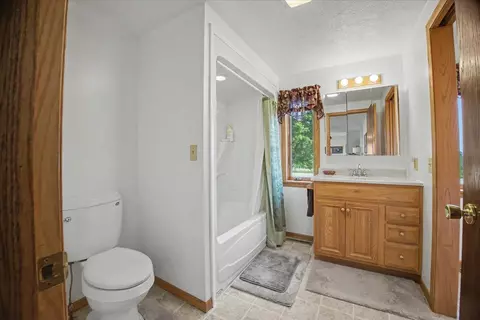 Bath - 9898 E 1200 North Rd, Chenoa, IL 61726 photo 5 of 5