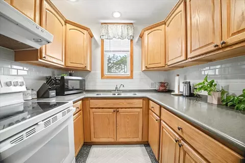 Kitchen - 9898 E 1200 North Rd, Chenoa, IL 61726 photo 2 of 2