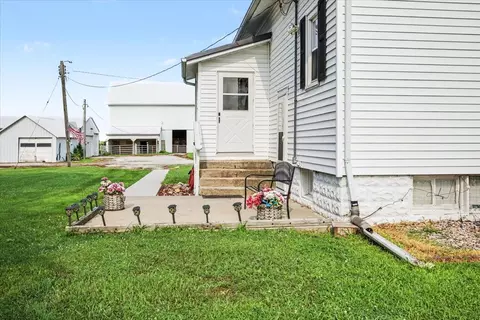 Exterior - 9898 E 1200 North Rd, Chenoa, IL 61726 photo 7 of 11